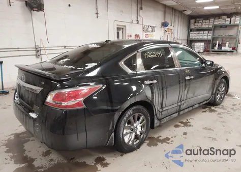 2015 Nissan Altima 2.5 S z USA, uszkodzony, nr VIN 1N4AL3AP4FN914634